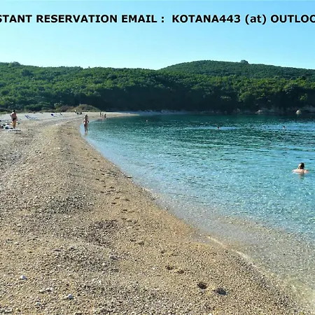 Beachfront Superb Location Διαμέρισμα